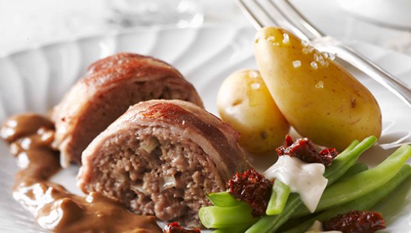 Forloren hare med vildtsauce og kartofler