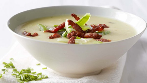 Protein kartoffelsuppe med porre og bacon