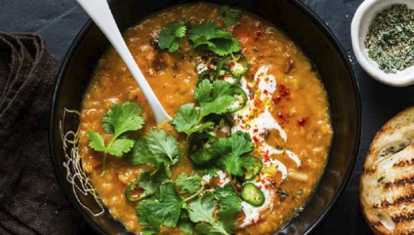 Rd linsesuppe m. kokosmlk